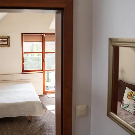 Mlynarzowy Dworek Apartment *